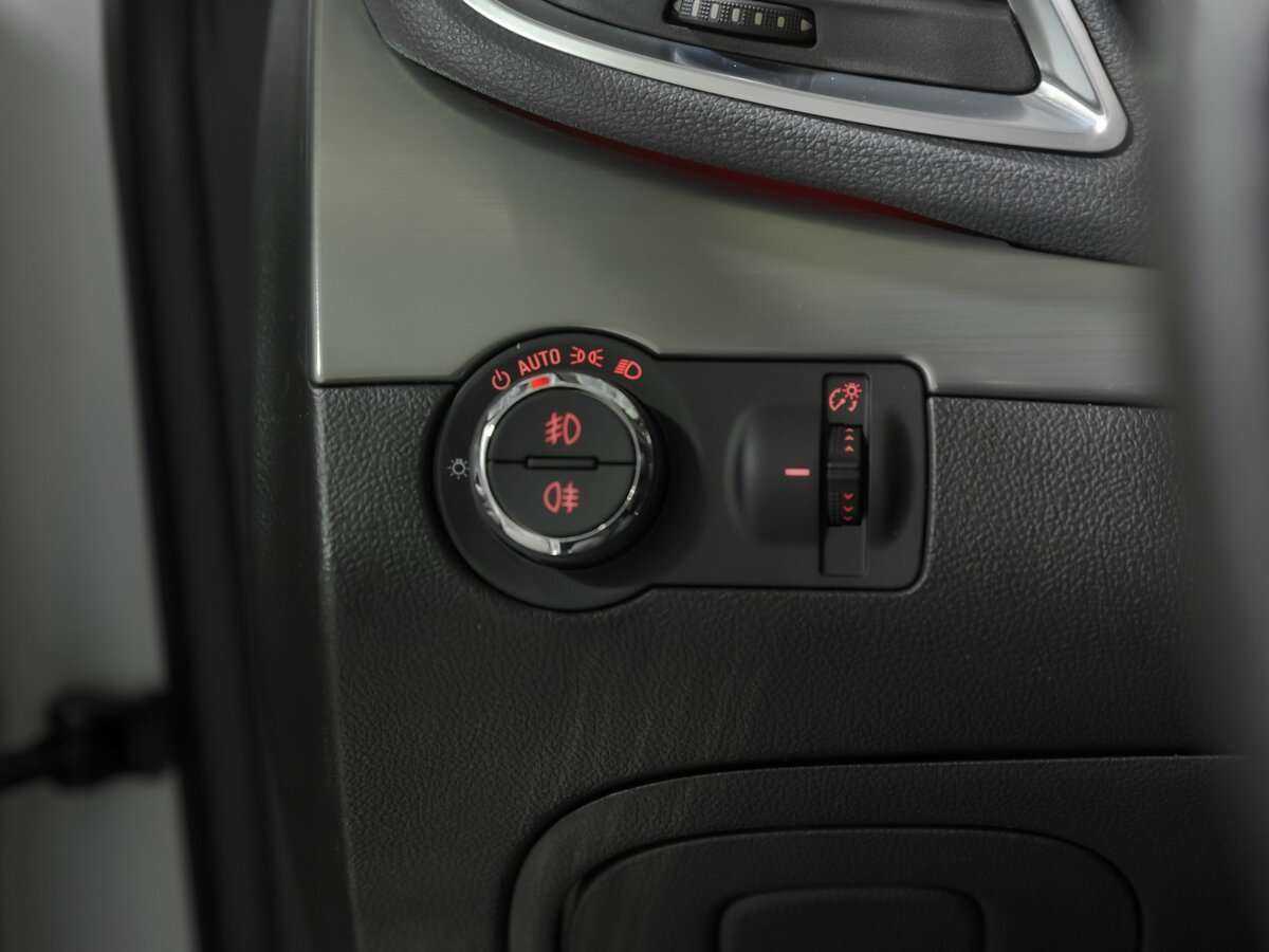 Opel Mokka с пробегом — 2013 год. Фото: #13