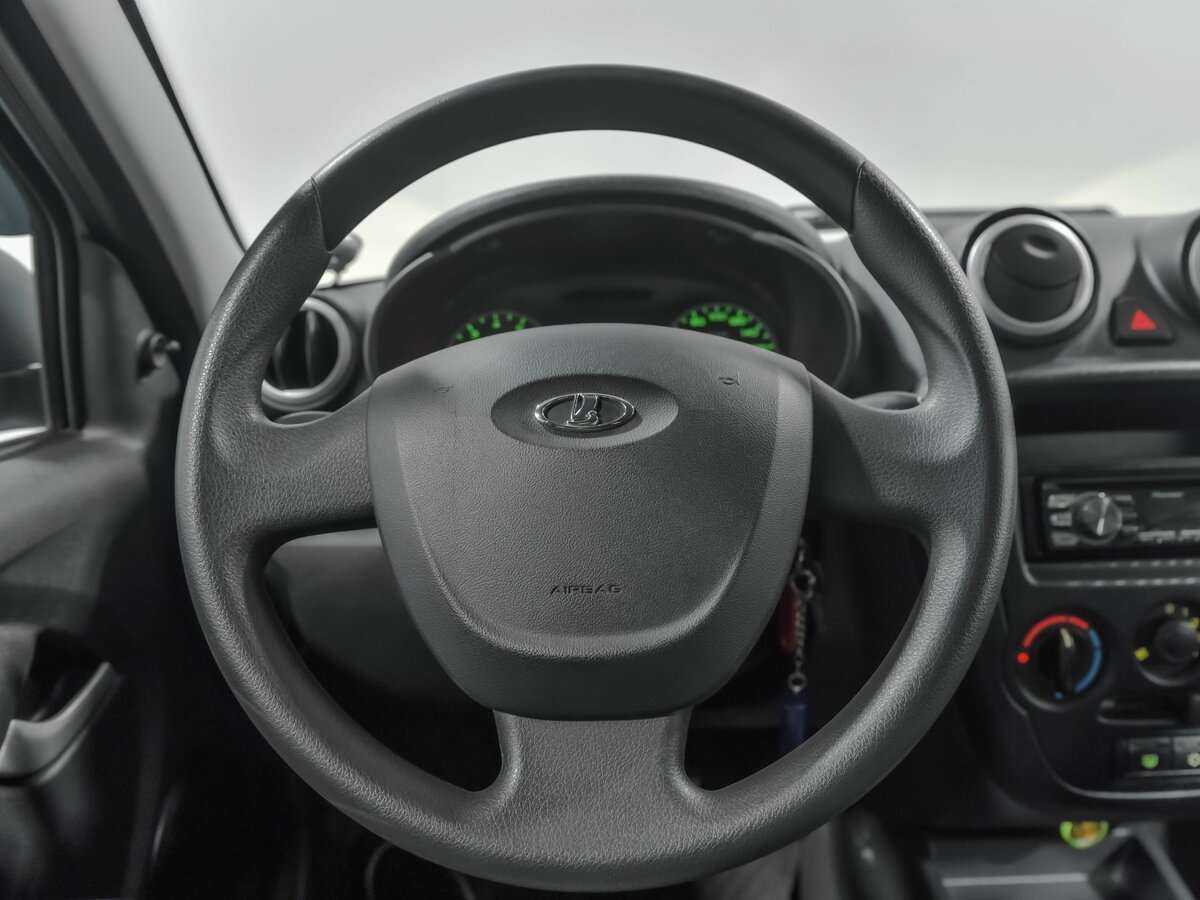 Lada (ВАЗ) Granta с пробегом — 2015 год. Фото: #7