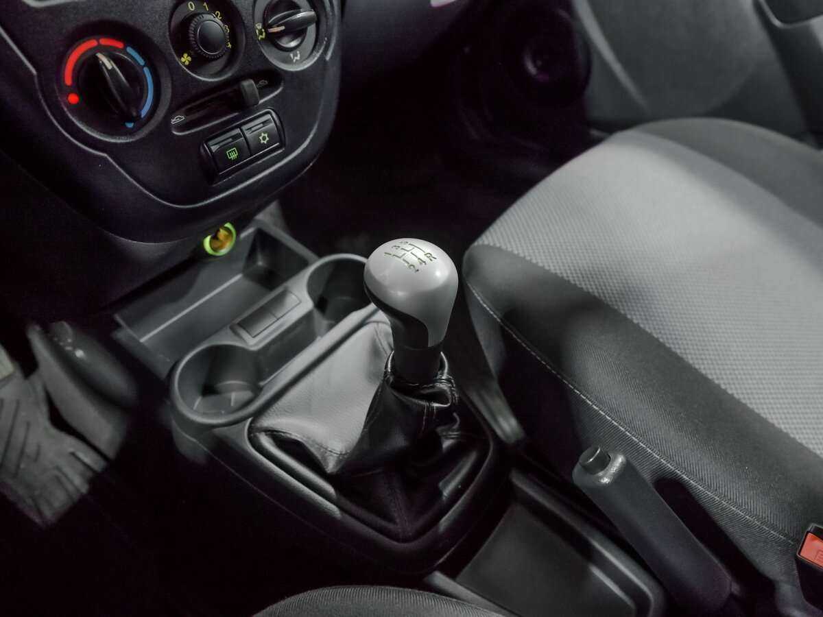 Lada (ВАЗ) Granta с пробегом — 2015 год. Фото: #9