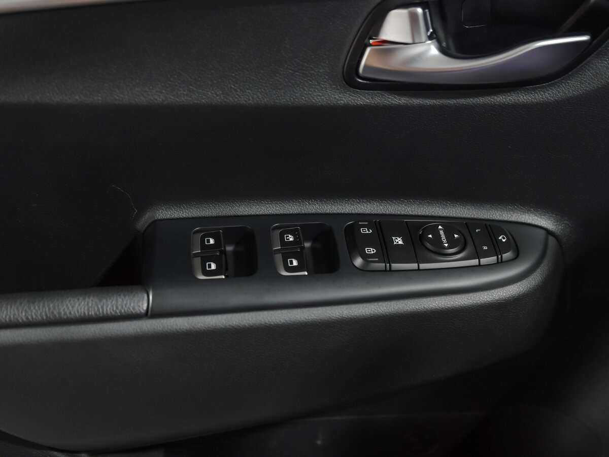 Kia Rio с пробегом — 2021 год. Фото: #12