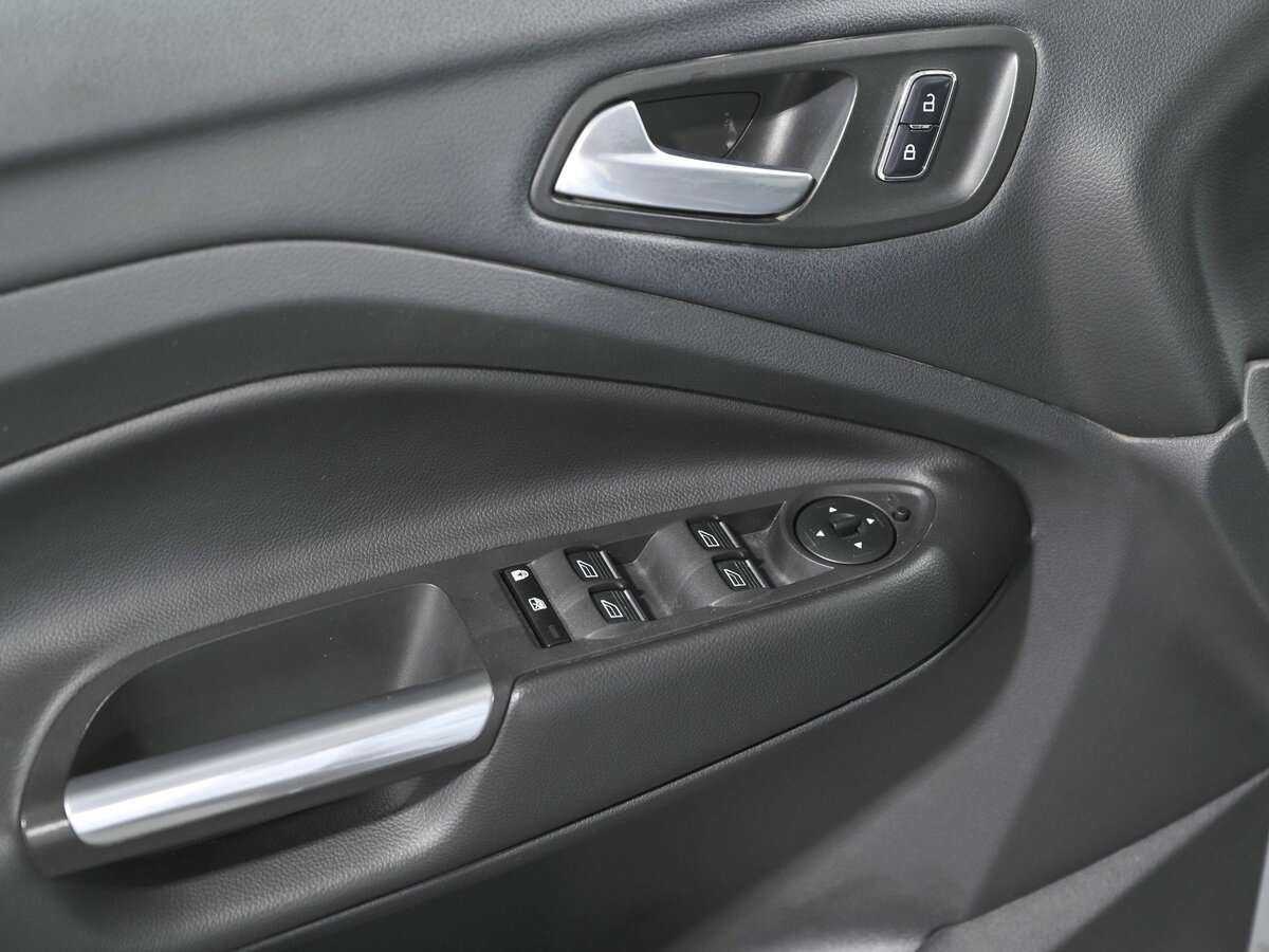 Ford Kuga с пробегом — 2016 год. Фото: #14