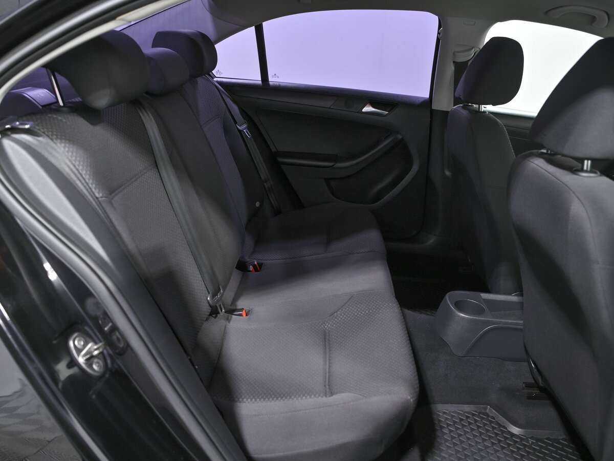 Volkswagen Jetta с пробегом — 2013 год. Фото: #12