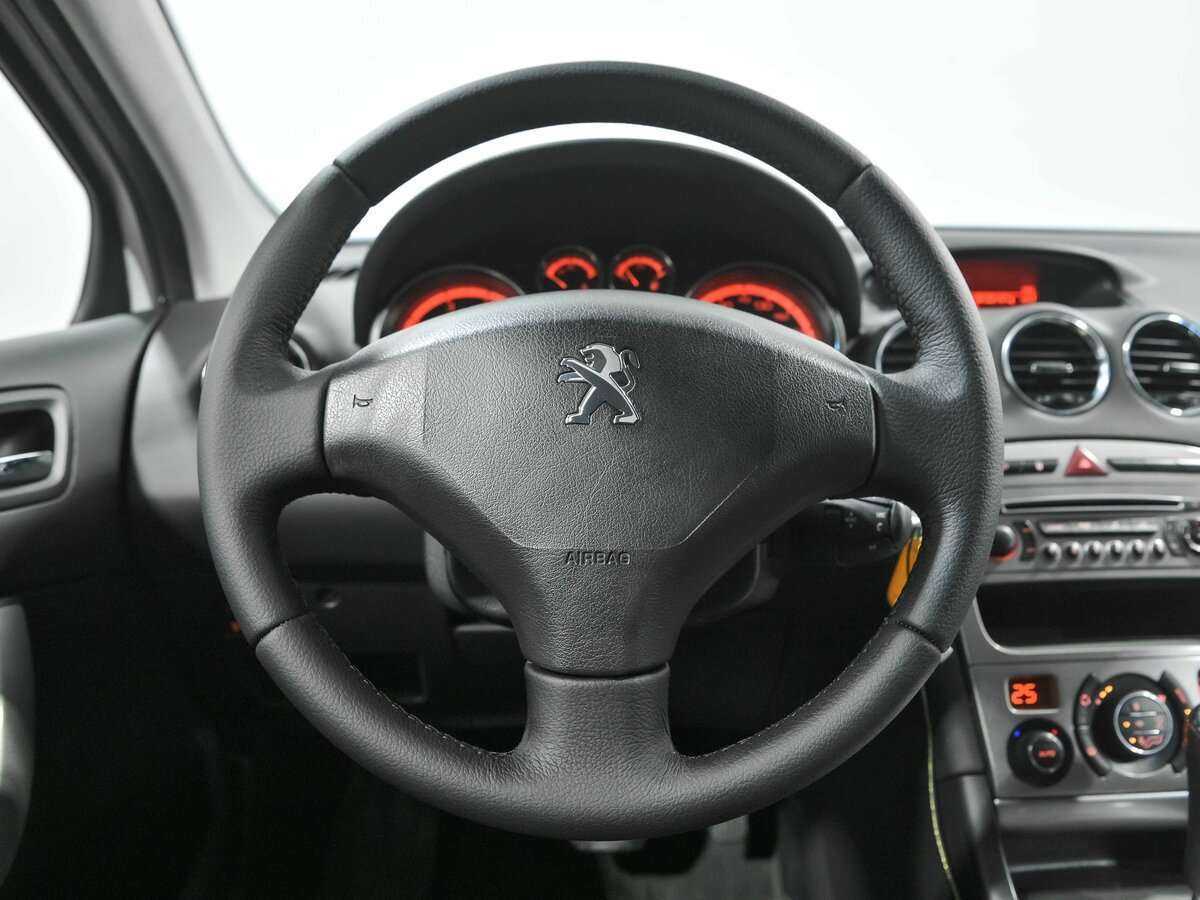 Peugeot 408 с пробегом — 2012 год. Фото: #6