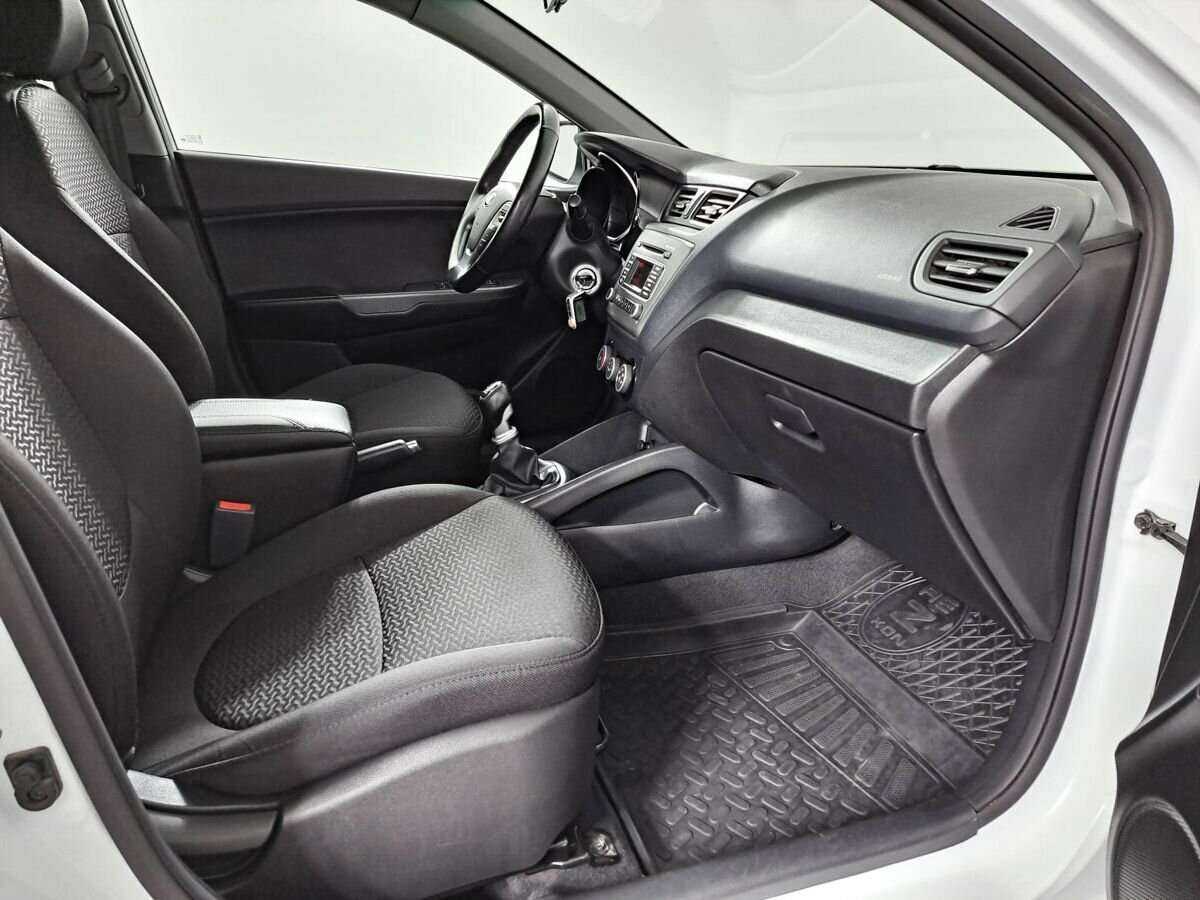 Kia Rio с пробегом — 2017 год. Фото: #8