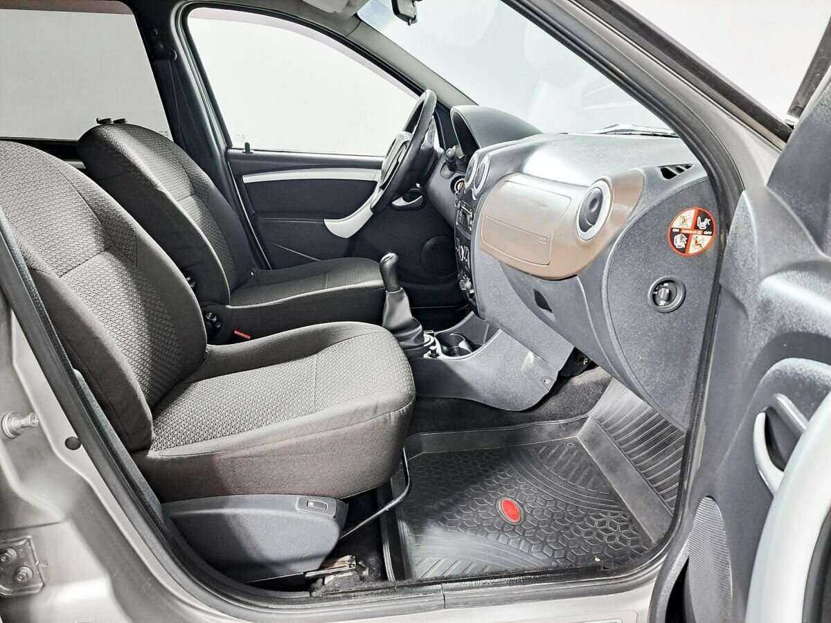 Lada (ВАЗ) Largus с пробегом — 2013 год. Фото: #6