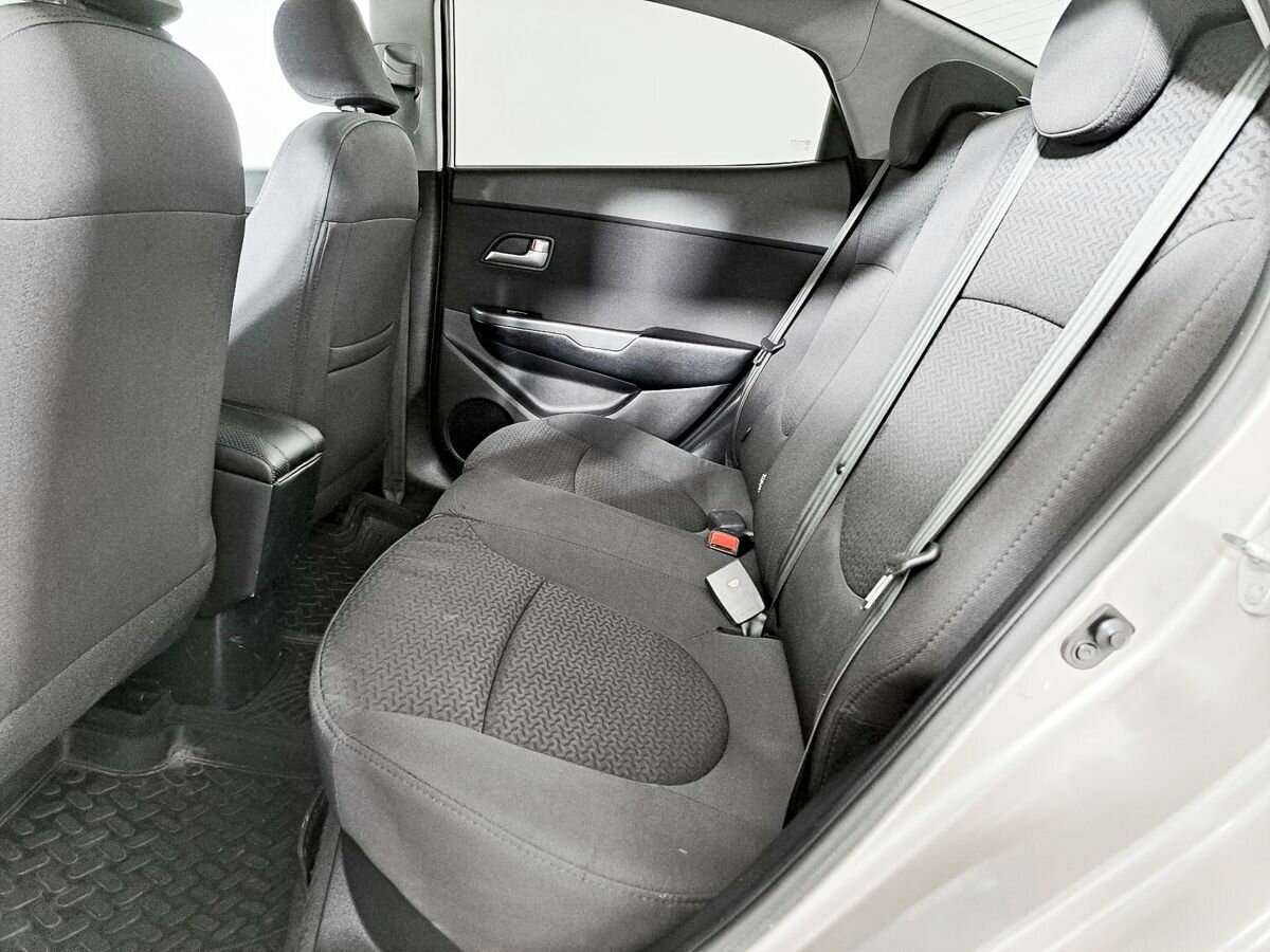 Kia Rio с пробегом — 2013 год. Фото: #9