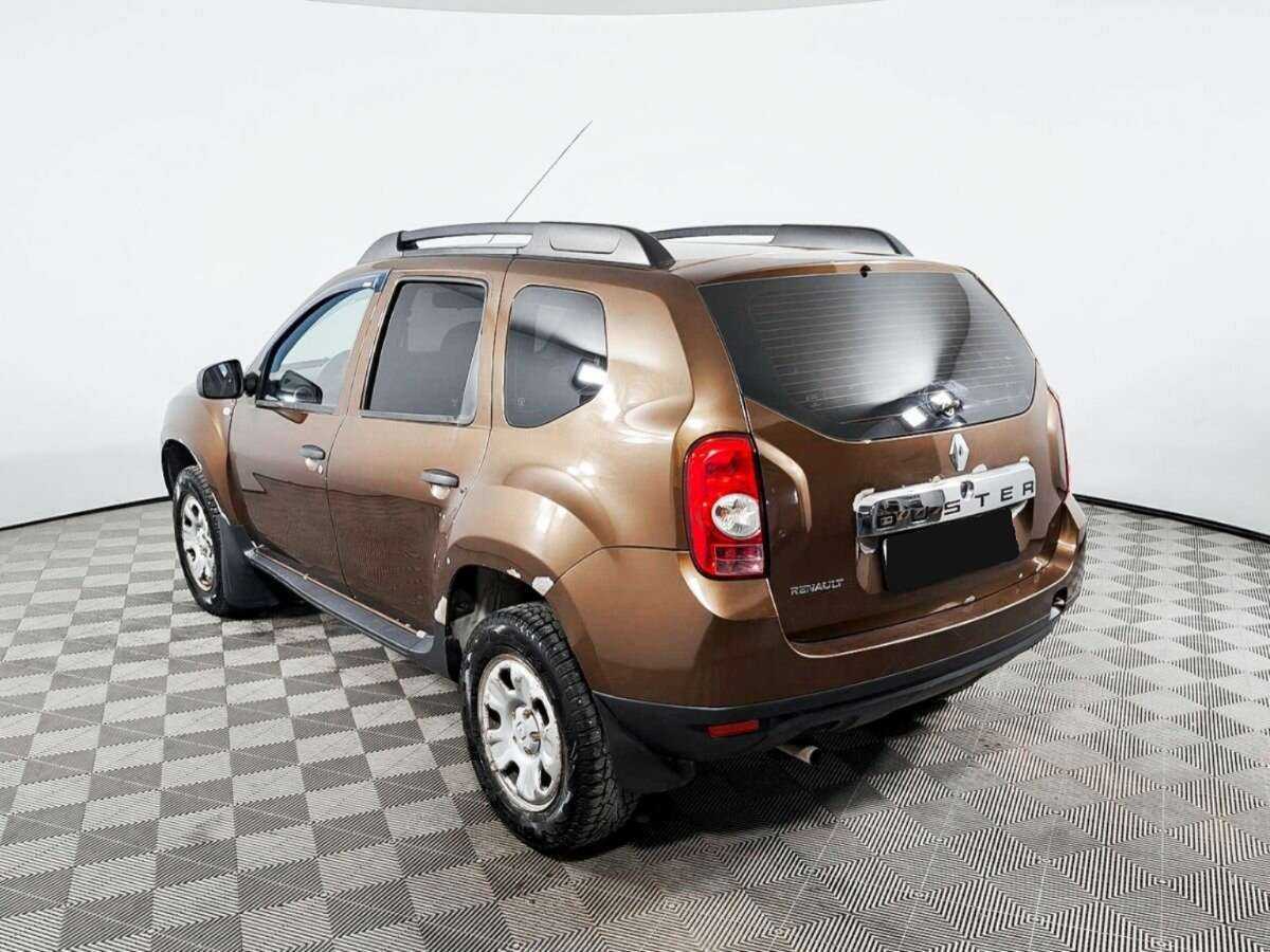 Renault Duster с пробегом — 2012 год. Фото: #6