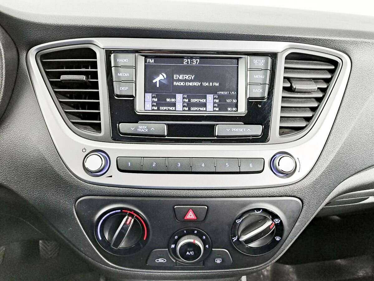 Hyundai Solaris с пробегом — 2018 год. Фото: #12