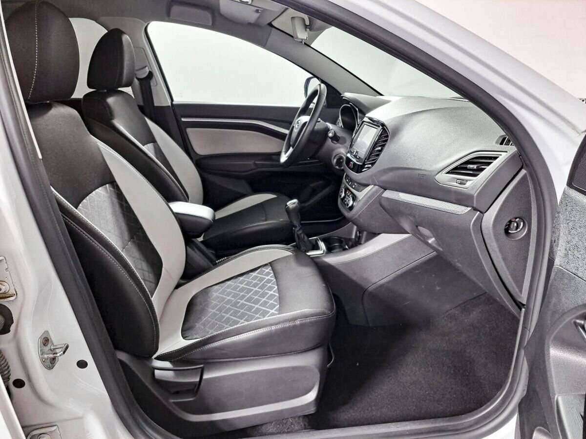 Lada (ВАЗ) Vesta с пробегом — 2019 год. Фото: #8