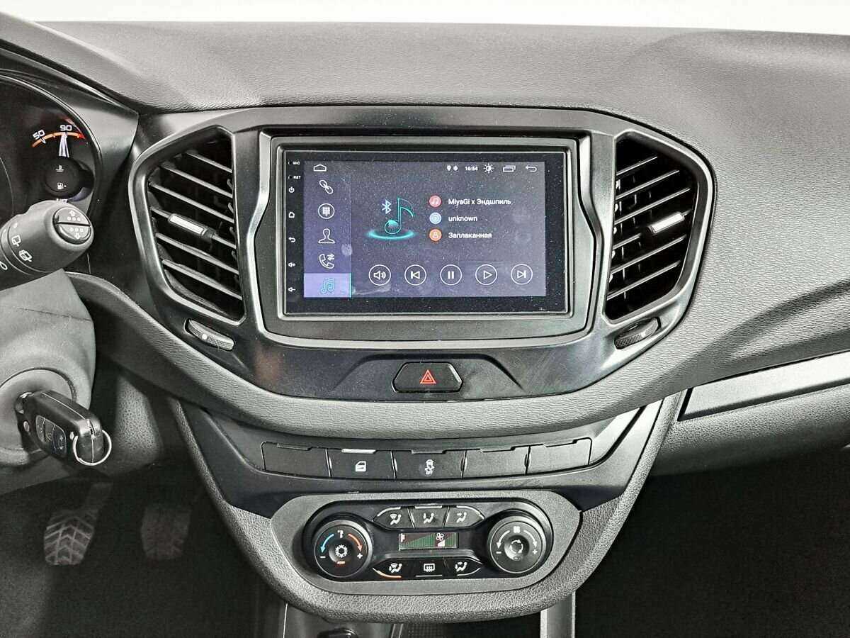 Lada (ВАЗ) Vesta с пробегом — 2020 год. Фото: #12