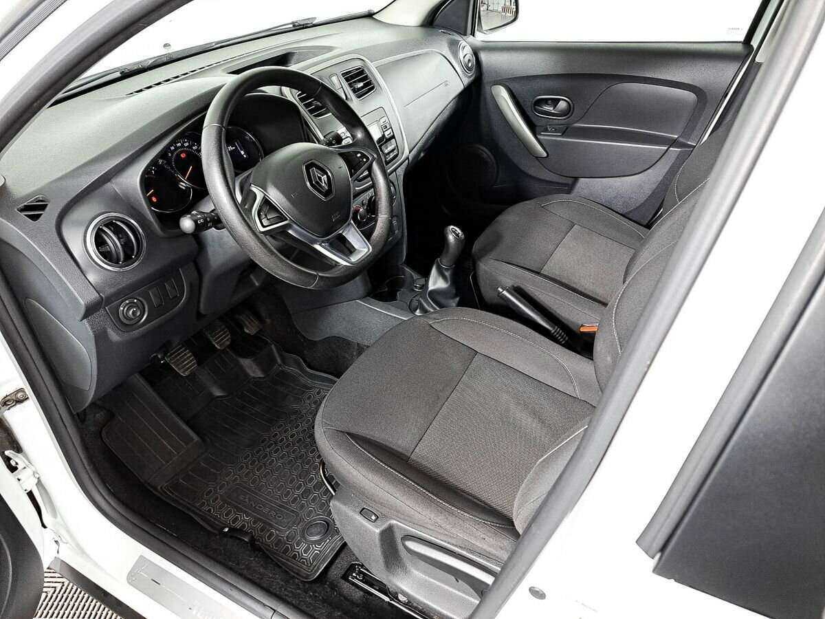 Renault Sandero с пробегом — 2019 год. Фото: #13