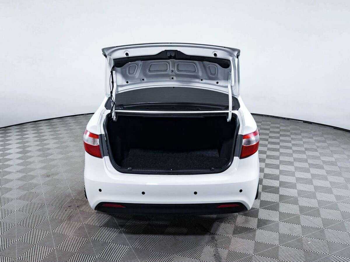 Kia Rio с пробегом — 2012 год. Фото: #9