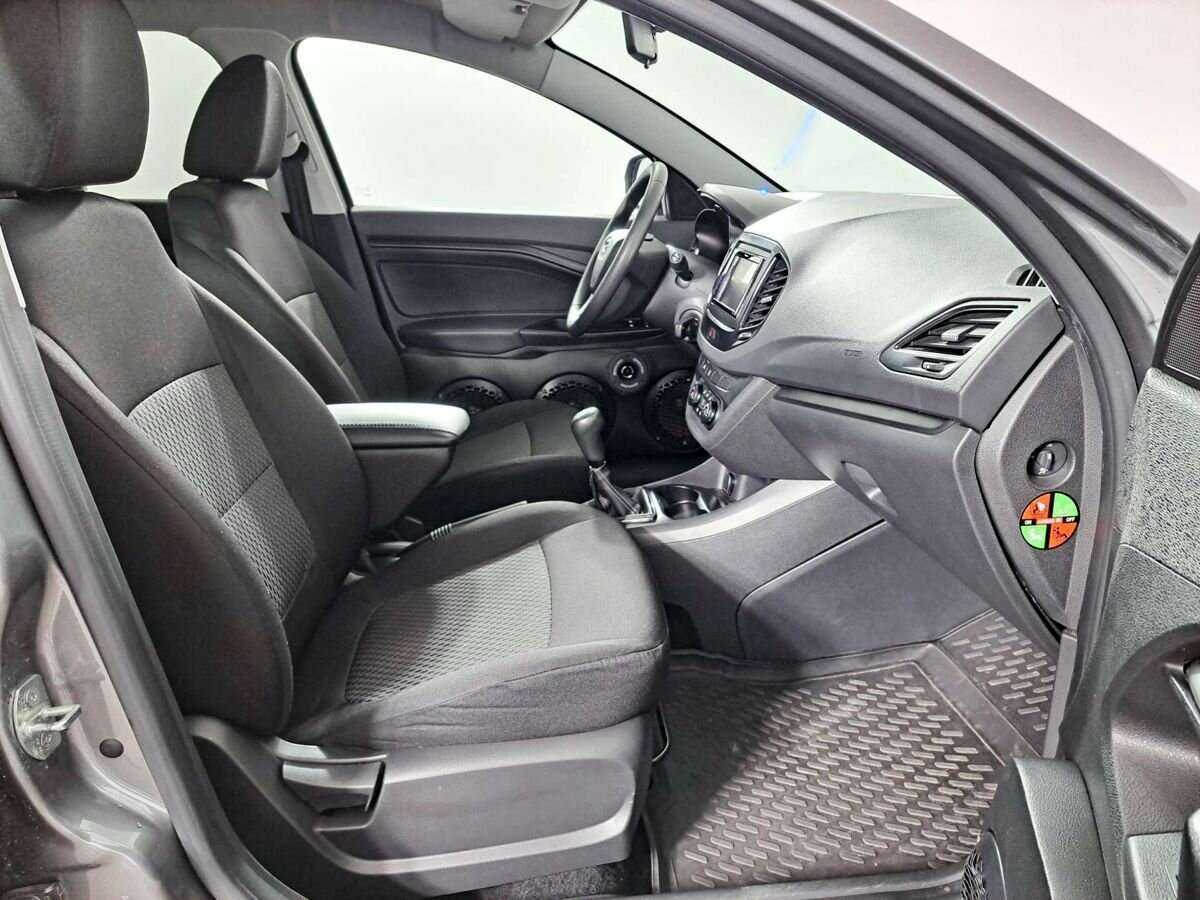 Lada (ВАЗ) Vesta с пробегом — 2017 год. Фото: #8