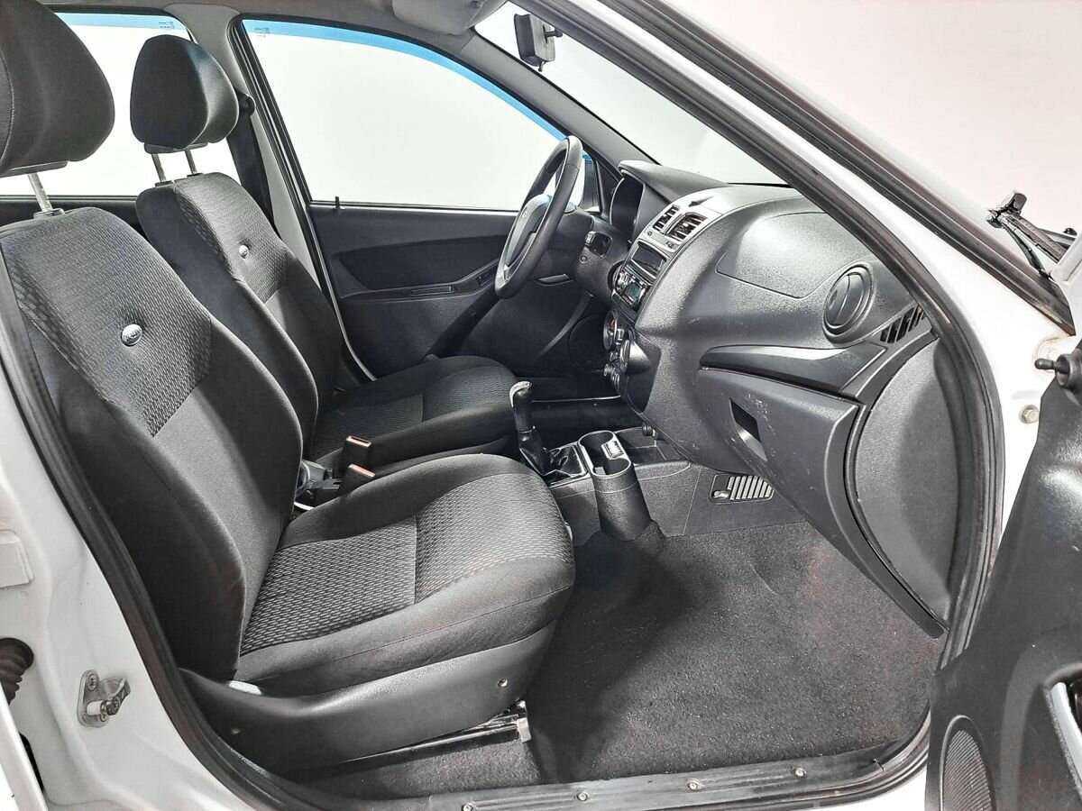 Lada (ВАЗ) Kalina с пробегом — 2014 год. Фото: #6