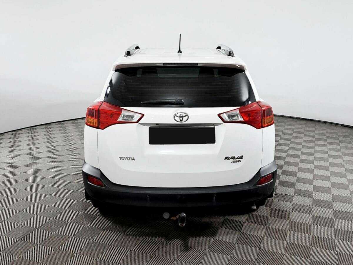 Toyota RAV4 с пробегом — 2015 год. Фото: #4
