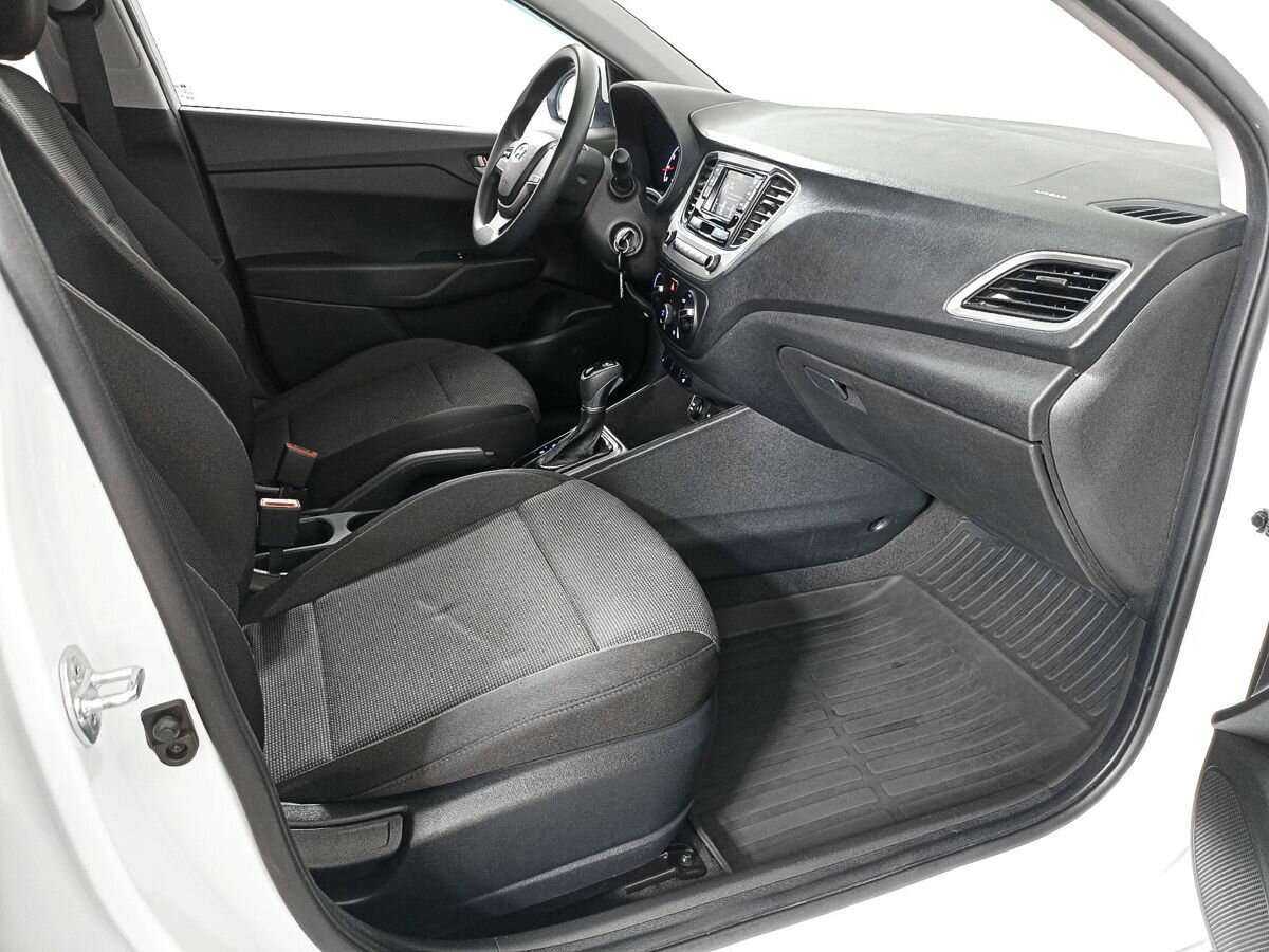 Hyundai Solaris с пробегом — 2017 год. Фото: #10