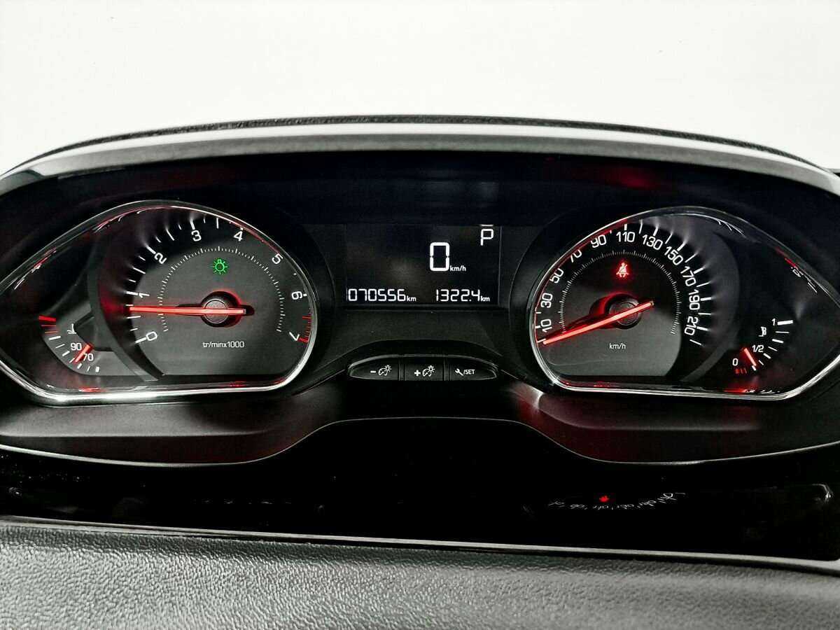 Peugeot 208 с пробегом — 2013 год. Фото: #10