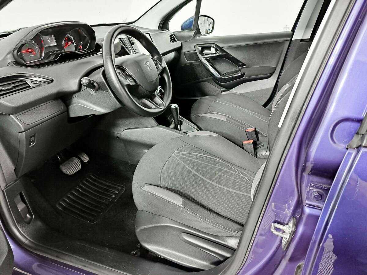 Peugeot 208 с пробегом — 2013 год. Фото: #13