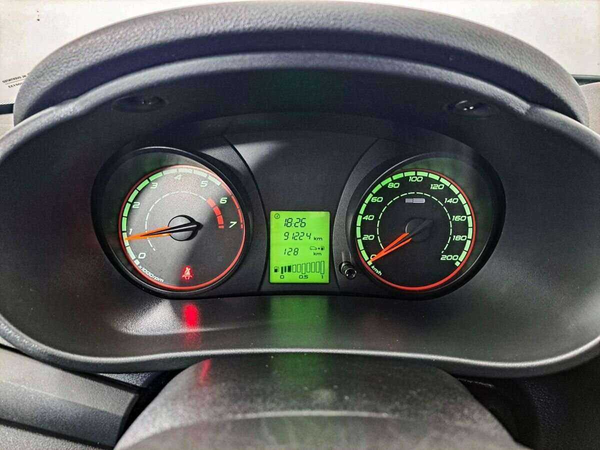 Lada (ВАЗ) Kalina с пробегом — 2013 год. Фото: #12