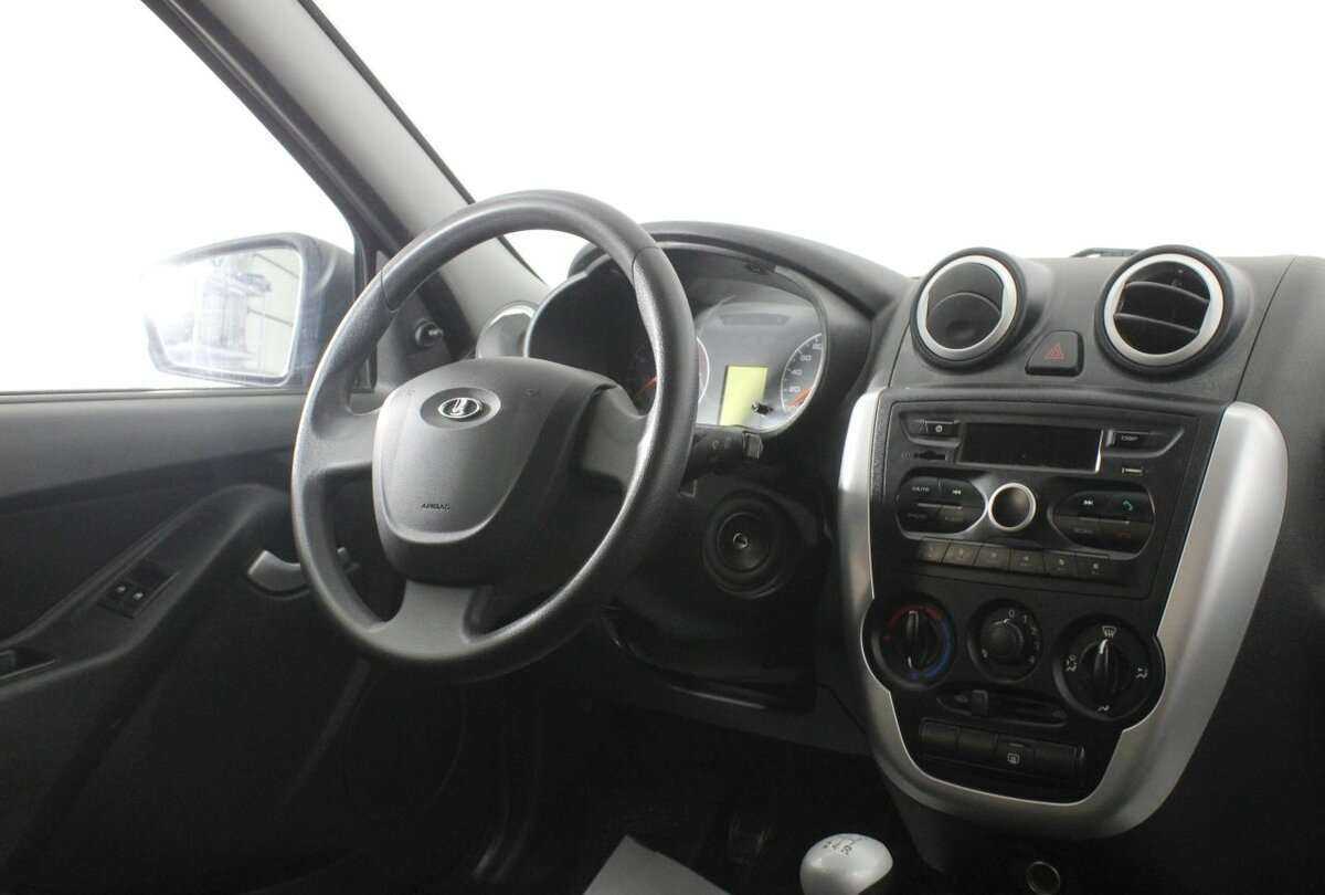 Lada (ВАЗ) Granta с пробегом — 2015 год. Фото: #6