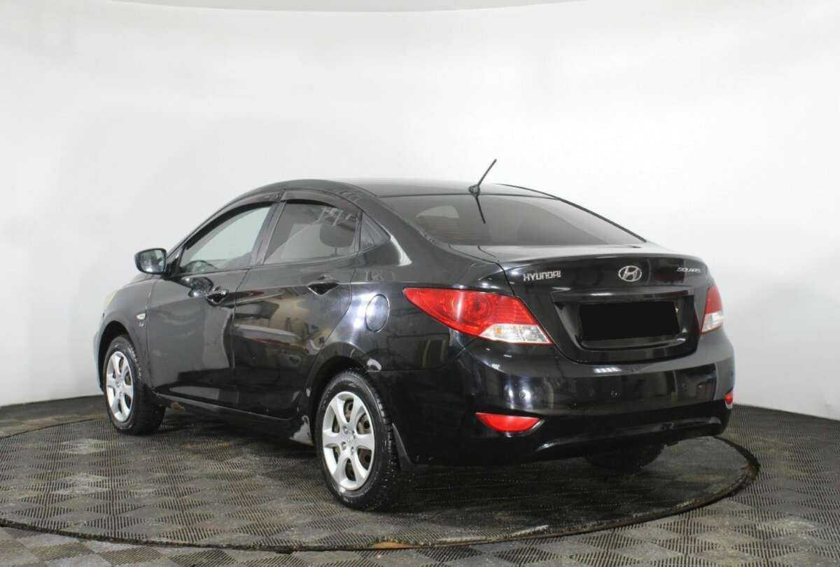 Hyundai Solaris с пробегом — 2013 год. Фото: #6