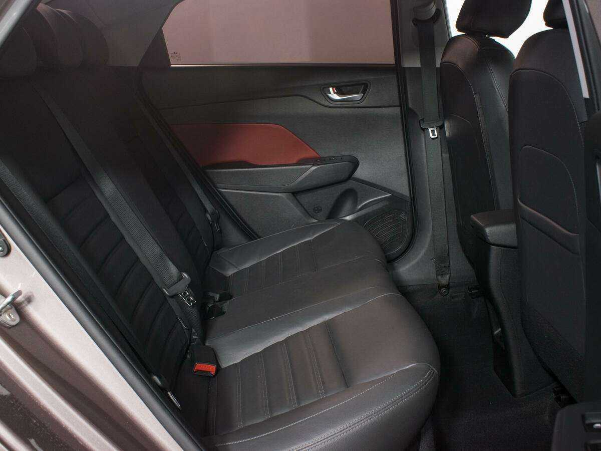 Hyundai Solaris с пробегом — 2021 год. Фото: #12