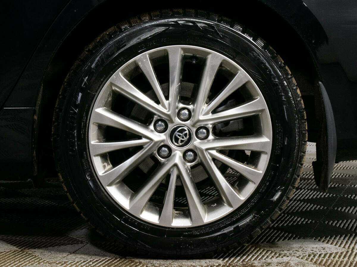 Toyota Camry с пробегом — 2017 год. Фото: #21