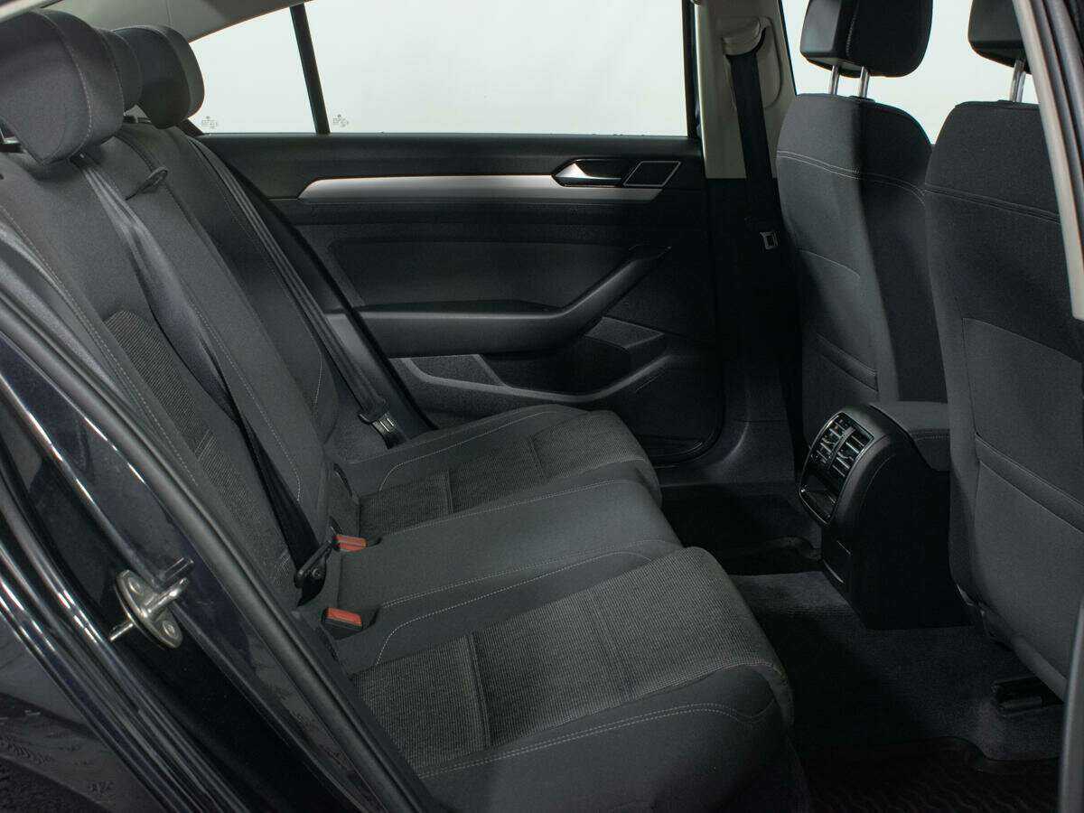 Volkswagen Passat с пробегом — 2017 год. Фото: #9