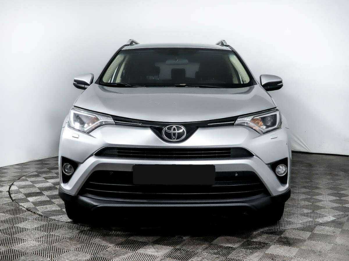 Toyota RAV4 с пробегом — 2016 год. Фото: #1