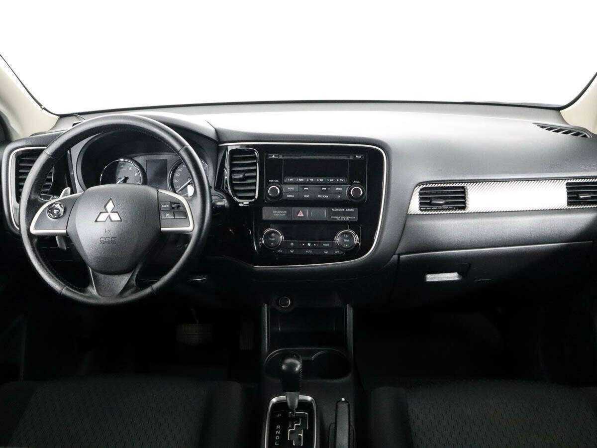 Mitsubishi Outlander с пробегом — 2013 год. Фото: #9