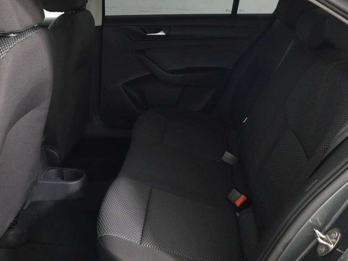 Volkswagen Polo с пробегом — 2020 год. Фото: #7