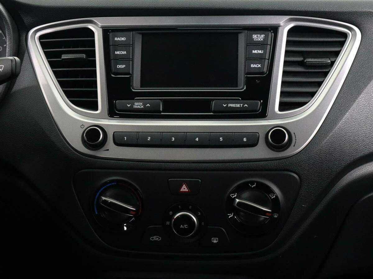 Hyundai Solaris с пробегом — 2020 год. Фото: #10