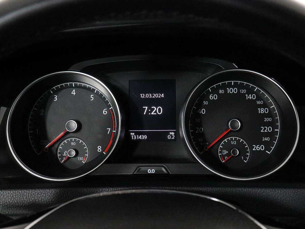 Volkswagen Golf с пробегом — 2014 год. Фото: #8