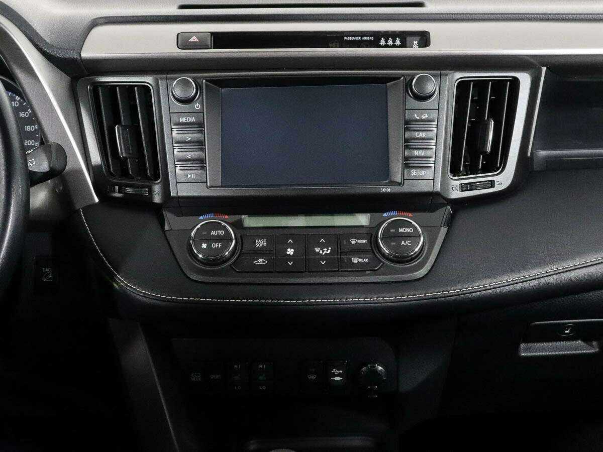 Toyota RAV4 с пробегом — 2016 год. Фото: #10