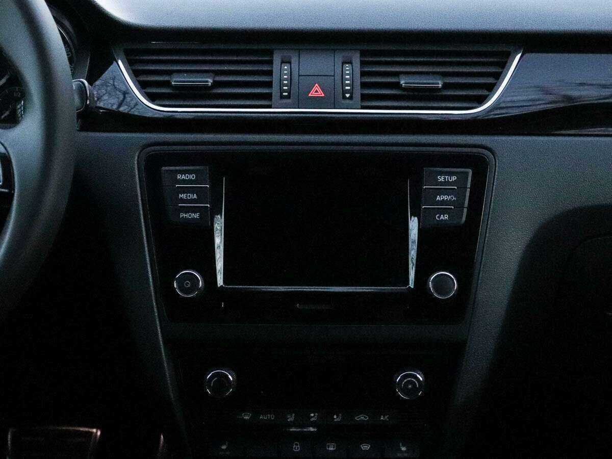 Skoda Rapid с пробегом — 2019 год. Фото: #10