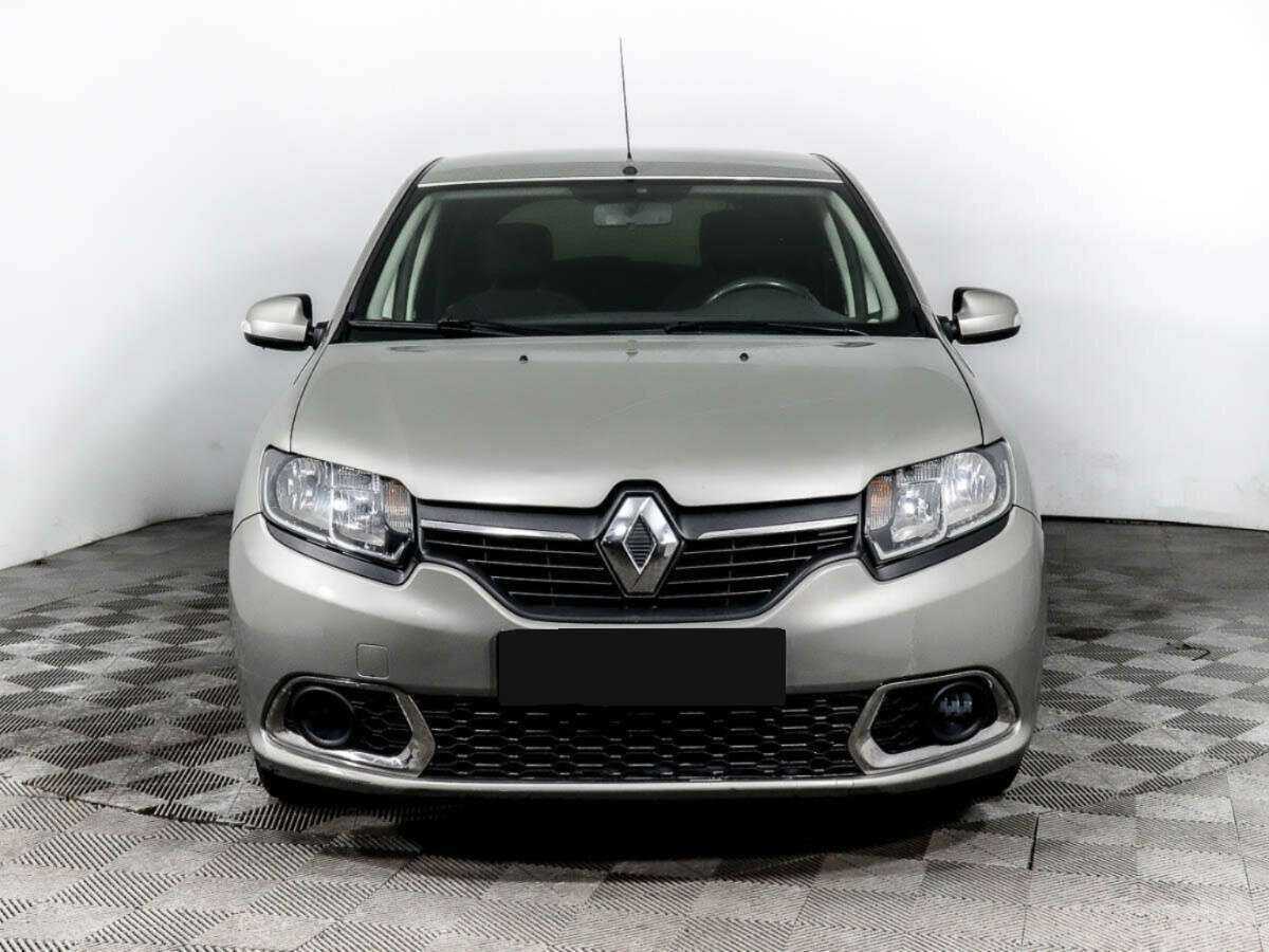 Renault Sandero с пробегом — 2015 год. Фото: #1