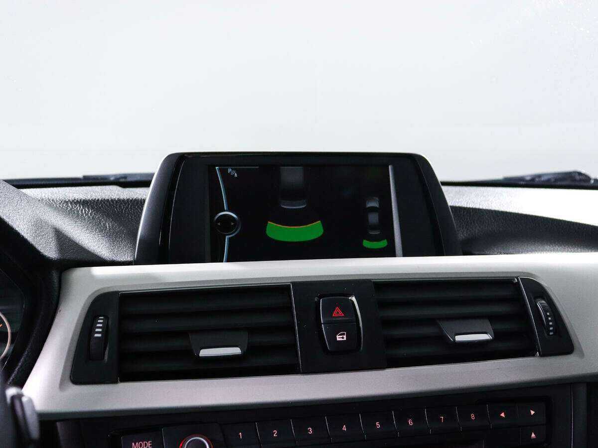 BMW 3 серии с пробегом — 2013 год. Фото: #11