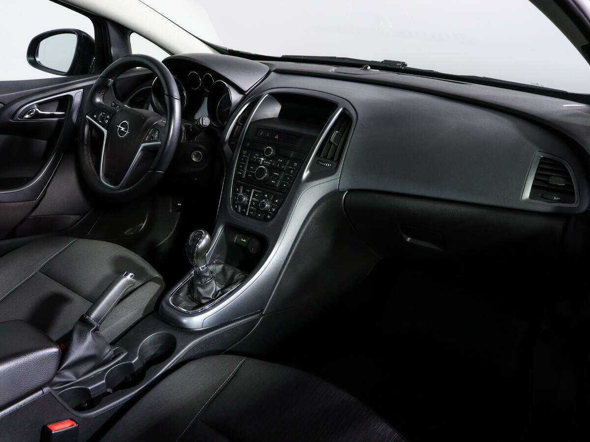 Opel Astra с пробегом — 2014 год. Фото: #8