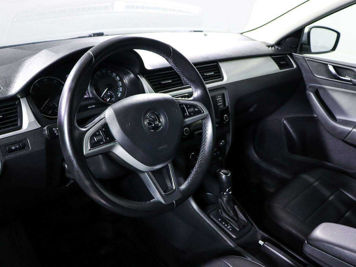 Skoda Rapid с пробегом — 2016 год. Фото: #12