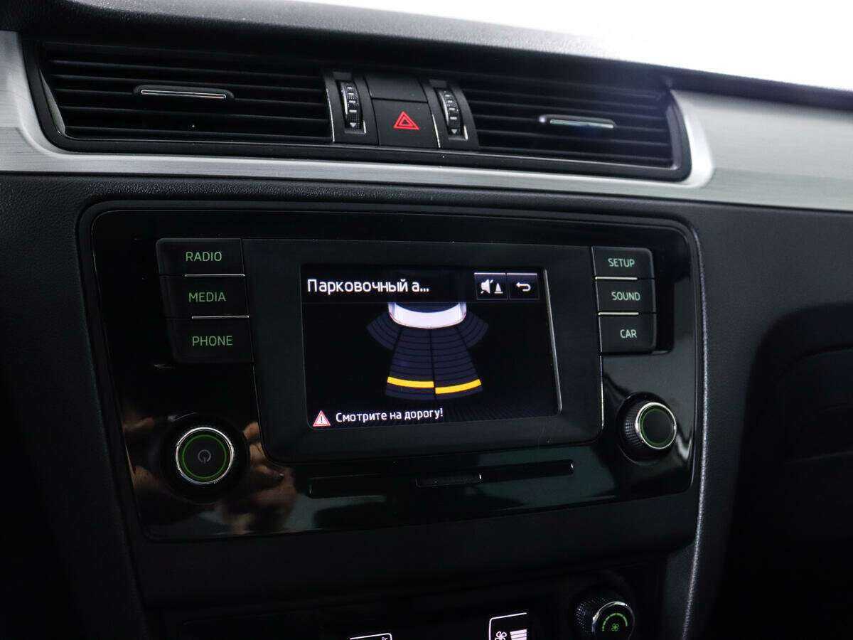 Skoda Rapid с пробегом — 2016 год. Фото: #13