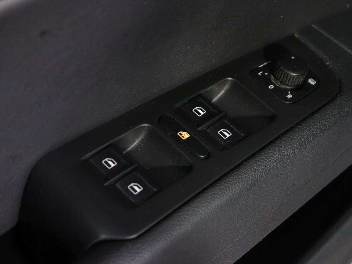 Skoda Superb с пробегом — 2013 год. Фото: #16