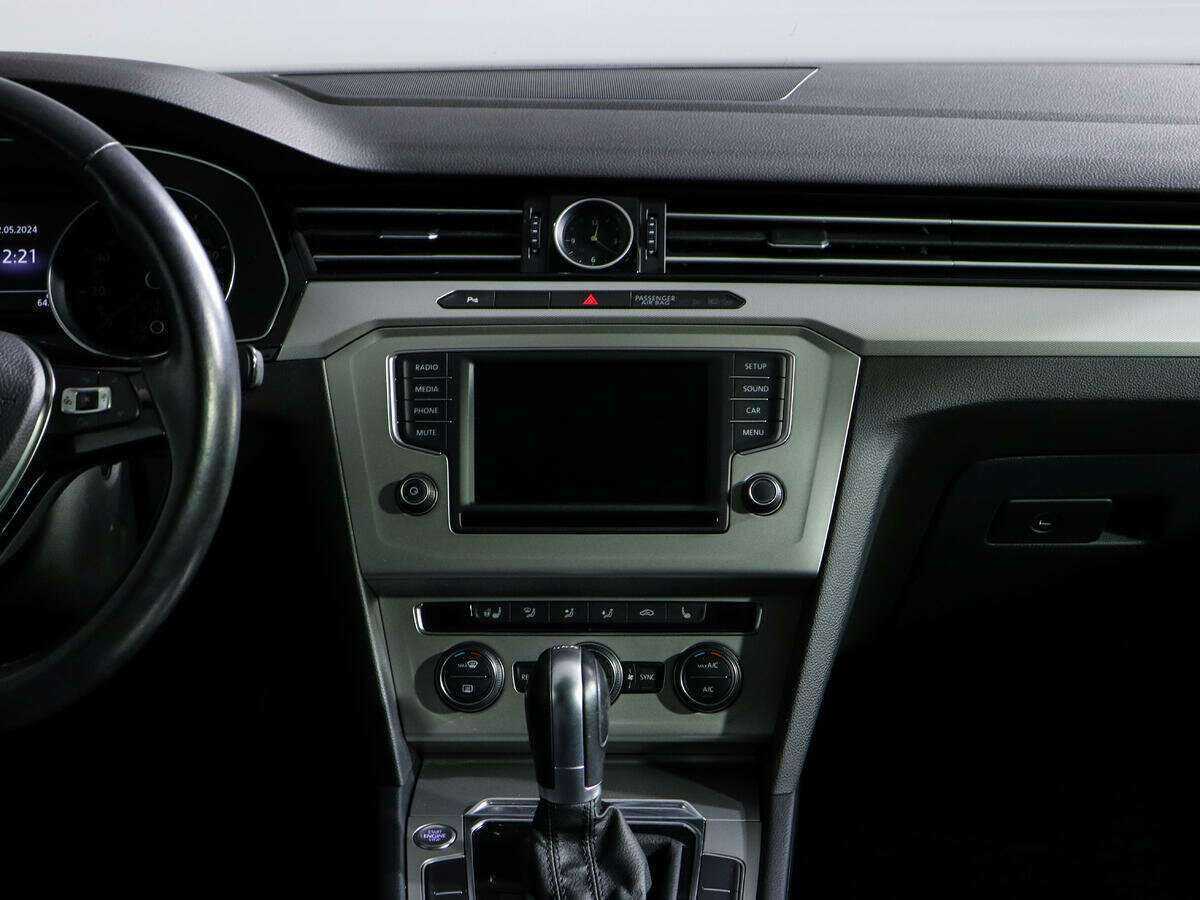 Volkswagen Passat с пробегом — 2015 год. Фото: #12