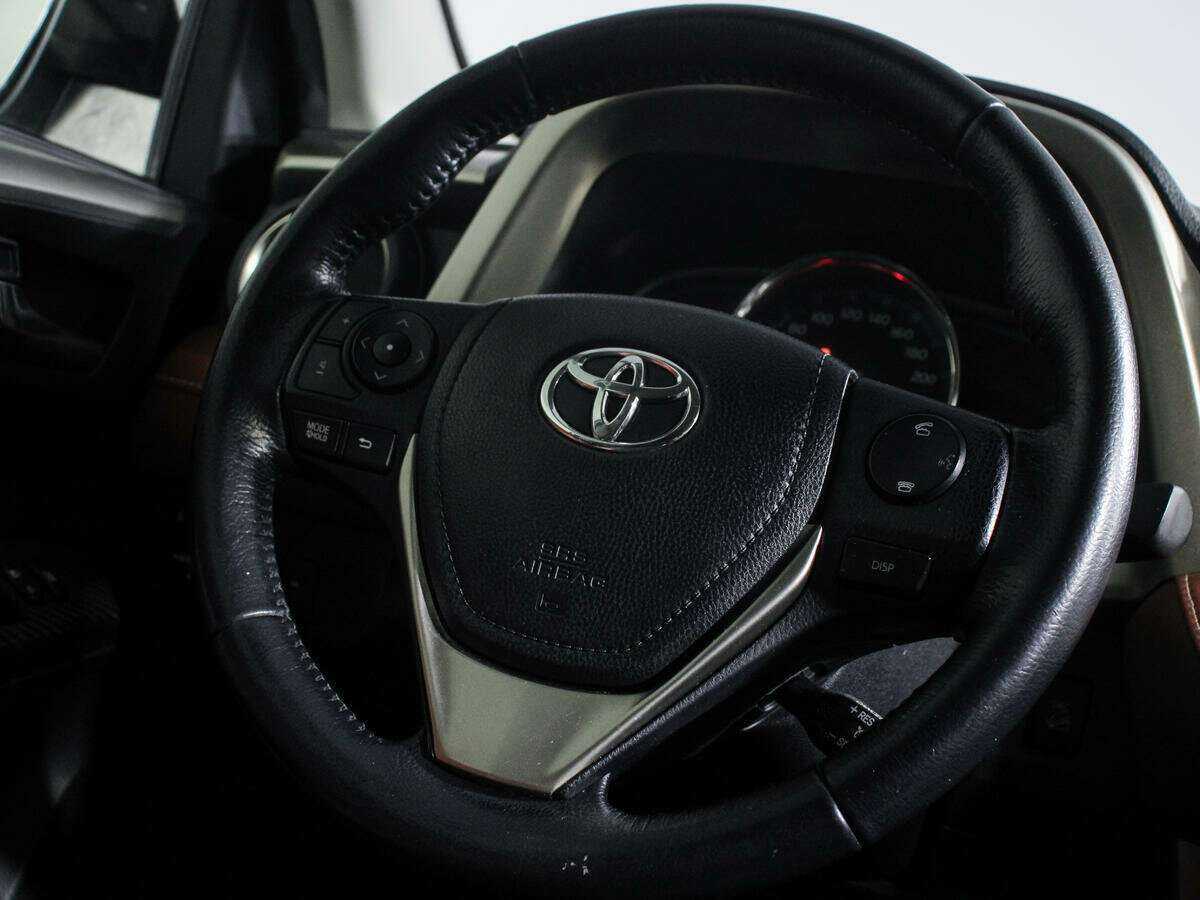 Toyota RAV4 с пробегом — 2014 год. Фото: #17