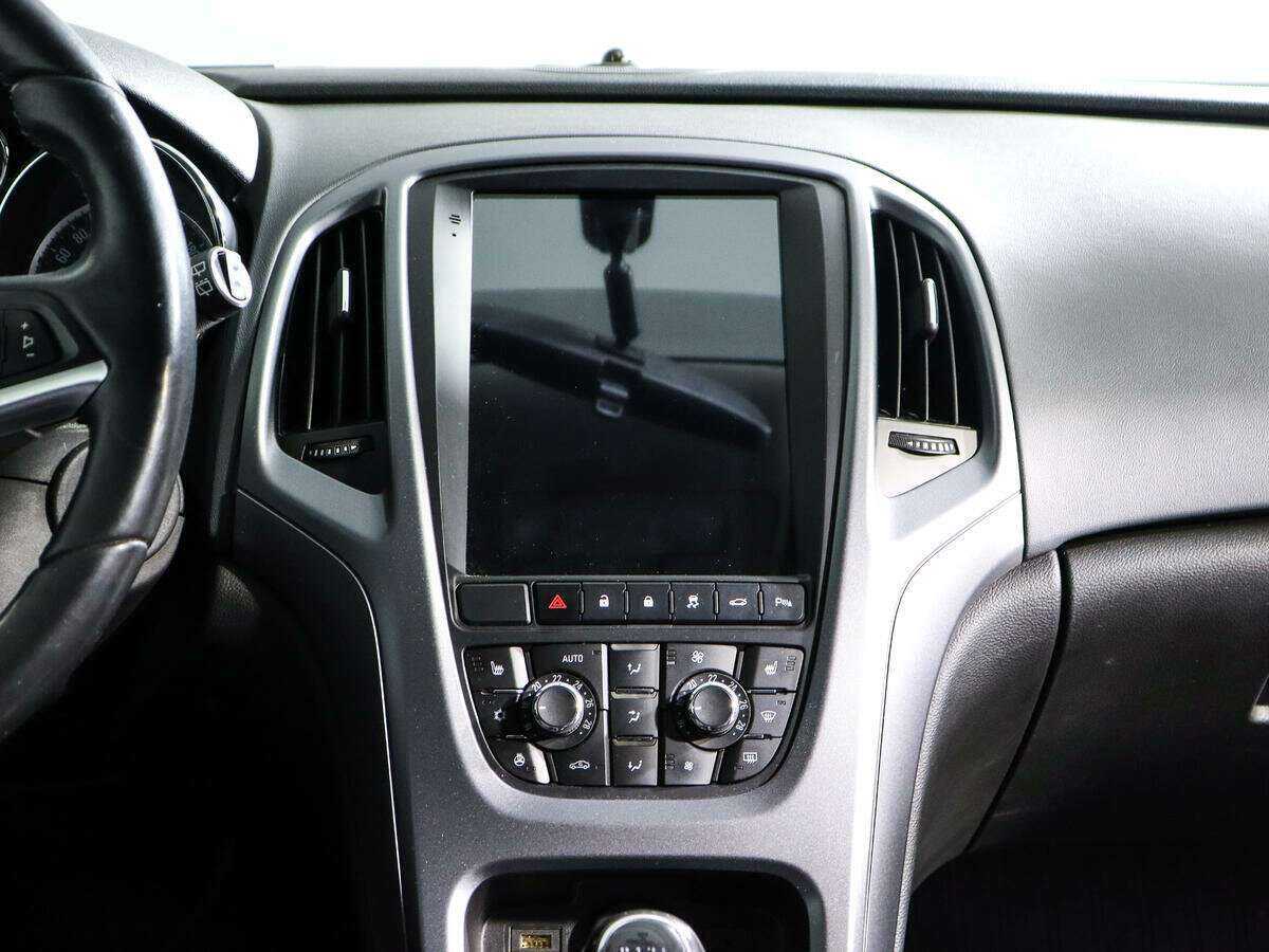 Opel Astra с пробегом — 2013 год. Фото: #12