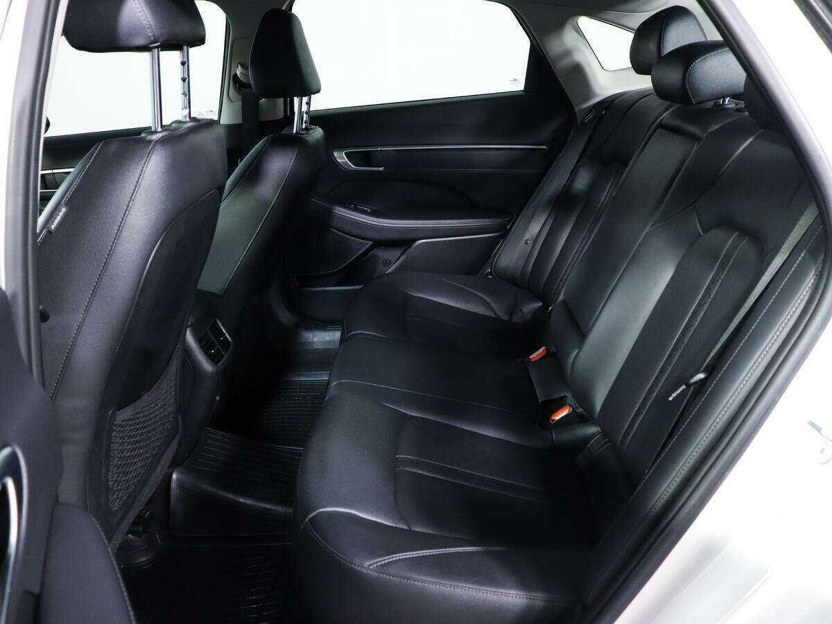 Hyundai Sonata с пробегом — 2020 год. Фото: #9