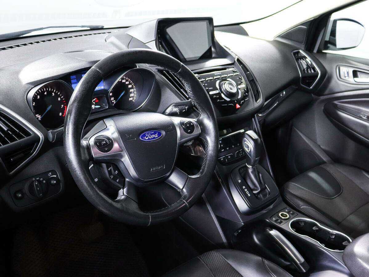 Ford Kuga с пробегом — 2015 год. Фото: #12
