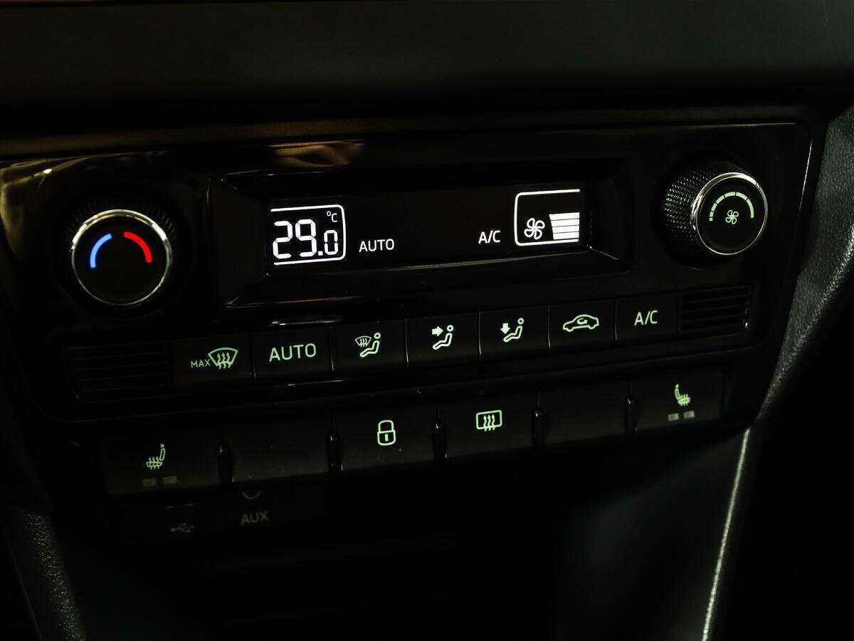 Skoda Rapid с пробегом — 2016 год. Фото: #14