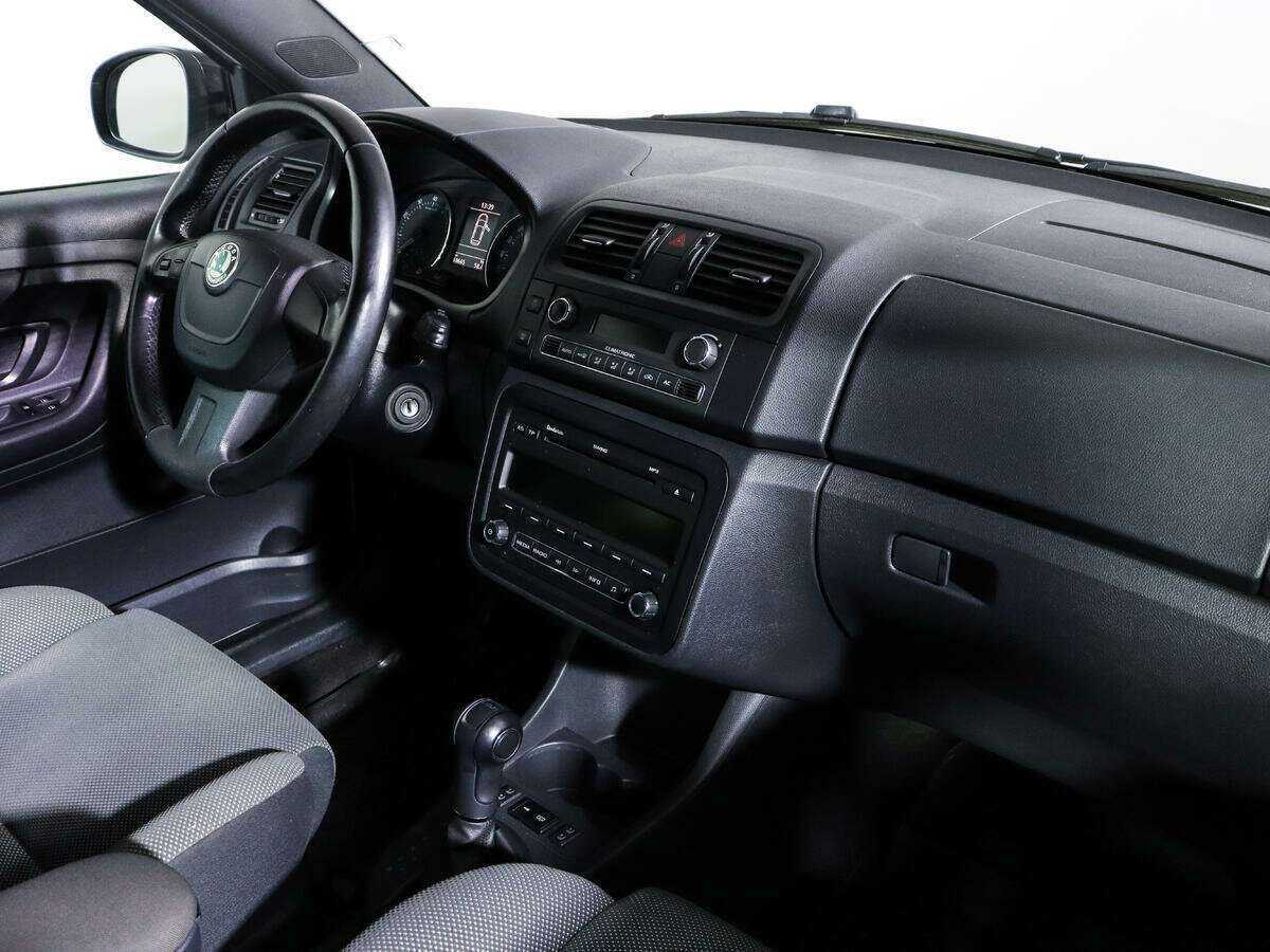 Skoda Fabia с пробегом — 2012 год. Фото: #8