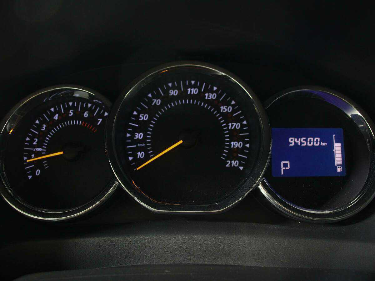 Renault Sandero с пробегом — 2015 год. Фото: #8