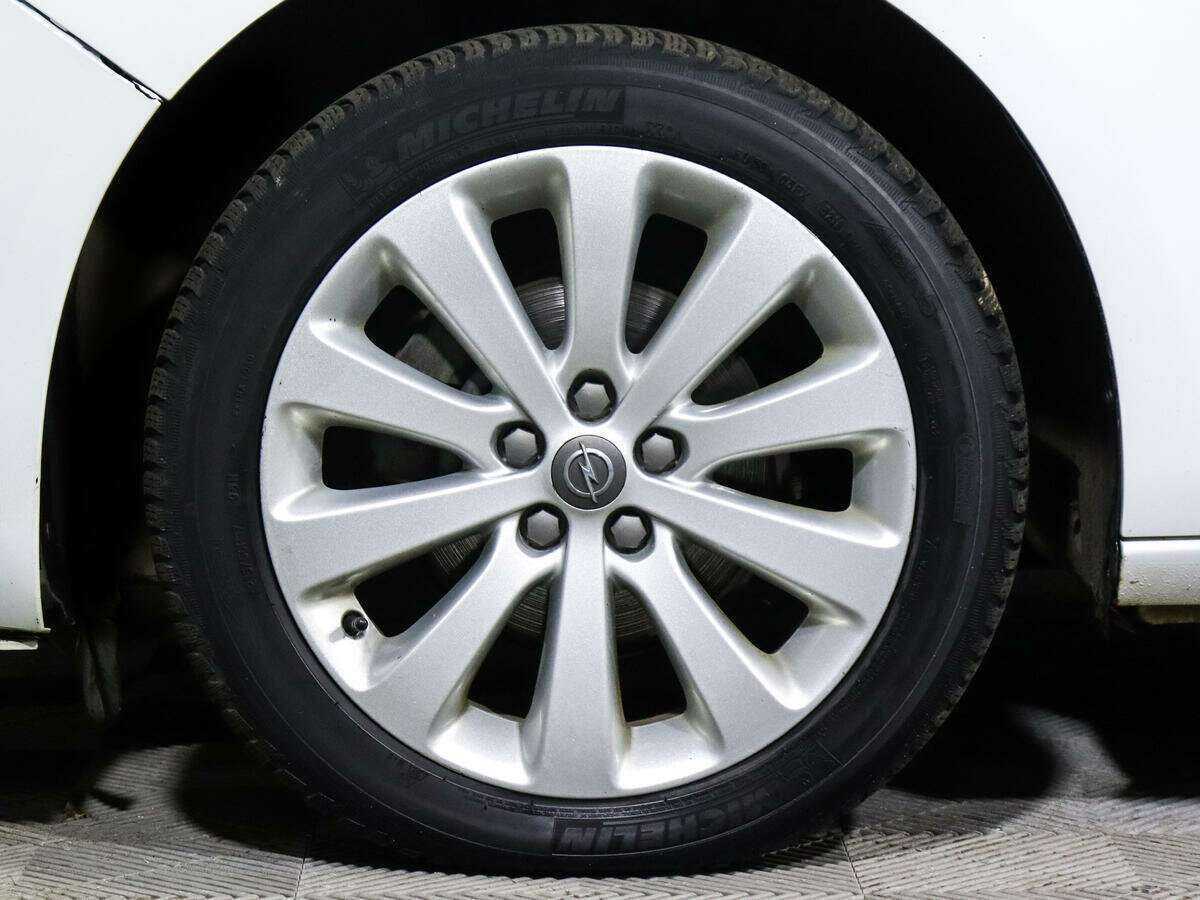 Opel Astra с пробегом — 2014 год. Фото: #14